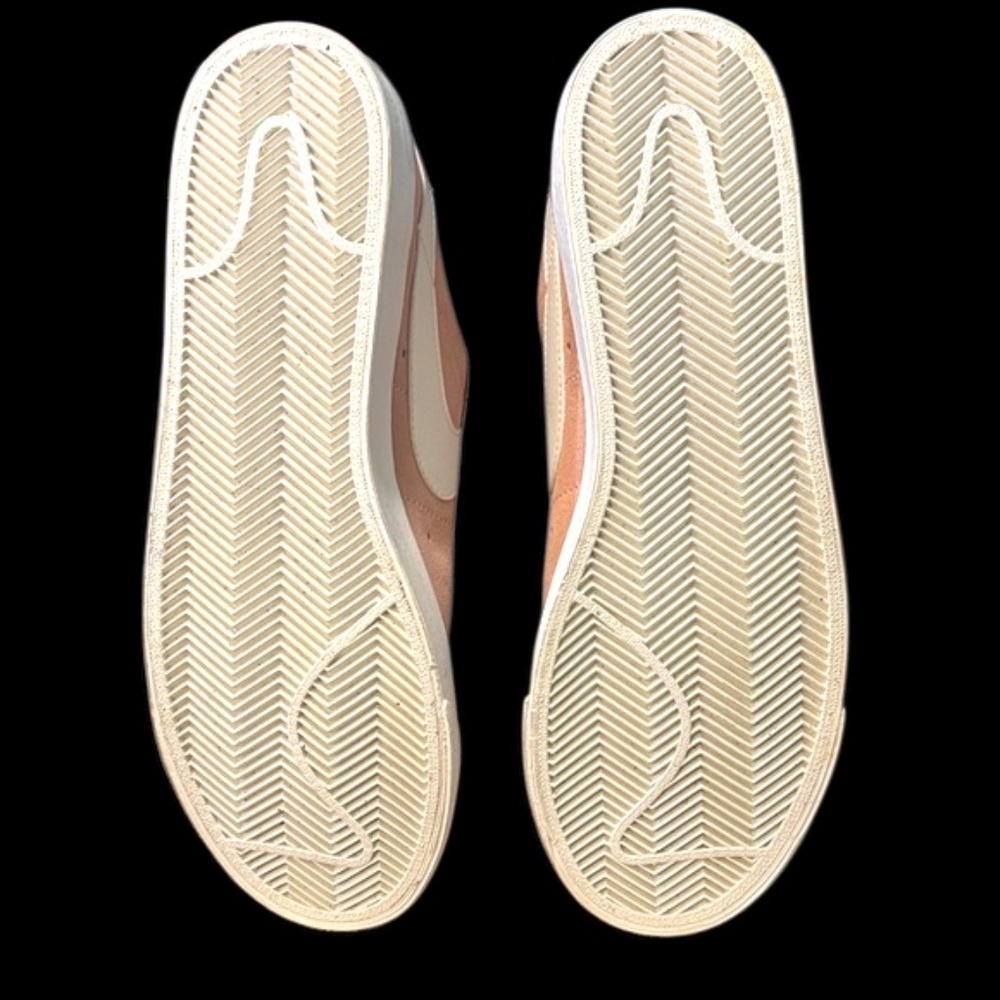 NWOT-Nike Women’s Blazer Low SD Sneakers in Coral Stardust (soft pink) suede - Picture 11 of 15